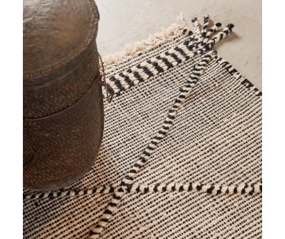 NOUVEAU- petit tapis berbère Boujad, noir, laine 143x115