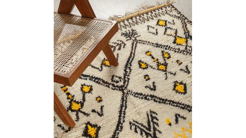 TAPIS DE PASSAGE BERBERE AZILAL 100% LAINE - ECRU, NOIR ET JAUNE - 390x160CM TAPIS DE PASSAGE BERBERE AZILAL 100% LAINE - ECRU, NOIR ET JAUNE - 390x160CM
