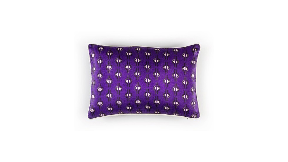 COUSSIN SOIE LUCERAMA - AMETHYST - 30x45CM COUSSIN SOIE LUCERAMA - AMETHYST - 30x45CM