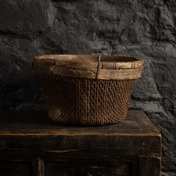 Panier ancien en osier tressé