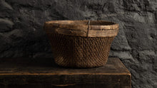 Panier ancien en osier tressé