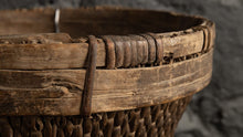 Panier ancien en osier tressé