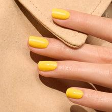 Vernis Green Flash semi-permanent - Gold Button