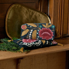 Coussin Noyaux de Cerises Brodé - 30cm x 20cm - Mysore indigo