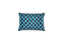 Coussin Twist en soie imprimée