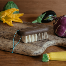 Brosse à légumes en frêne