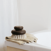 Grande brosse pour le corps avec poignet - Frêne thermo-chauffée