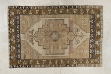 Tapis VINTAGE - 100% laine noué main - 126 x 191 cm