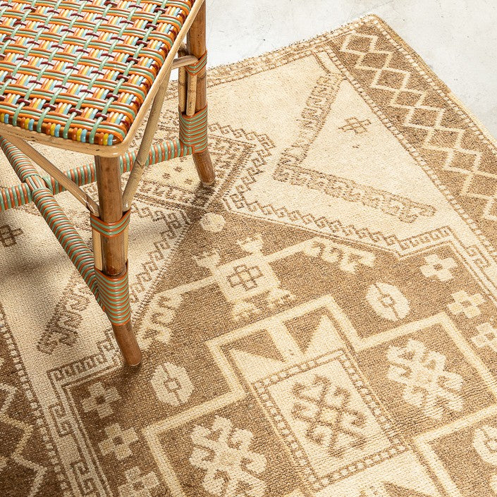 Tapis Vintage - Pièce unique 277/102