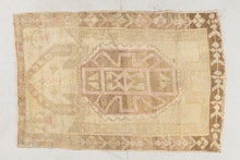 Tapis VINTAGE - 100% laine noué main - 93 x 135 cm