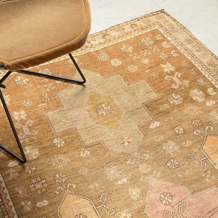 Tapis Vintage - Pièce unique 436/133