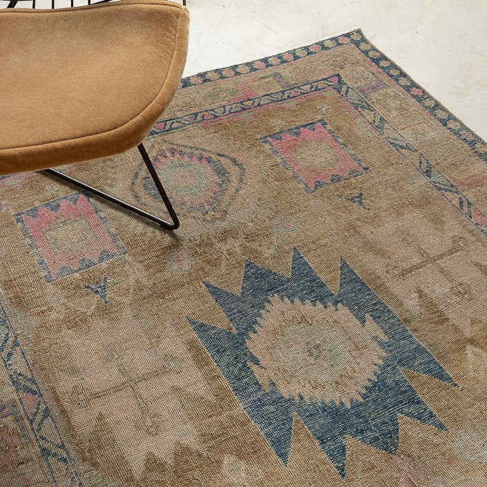 Tapis Vintage - Pièce unique 321/130