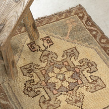 Tapis VINTAGE - 100% laine noué main - 50 x 87 cm