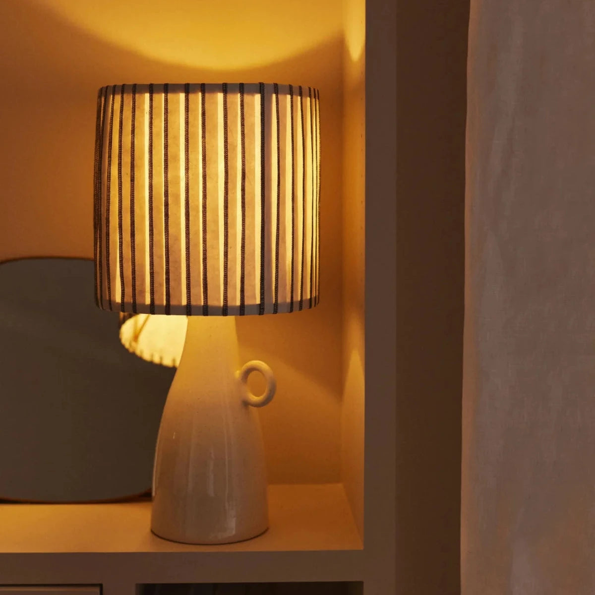 Lampe à poser Luz en céramique avec abat-jour Baco