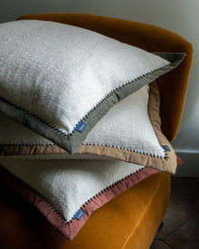 Coussin Khadi Noir en coton tissé main - 40 x 55cm