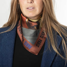Foulard Paris Love en soie