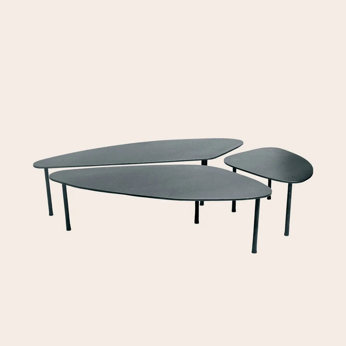 Table basse Atoll en acier noir – 3 dimensions