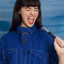 Broche brodée à la main - Arc-en-Bleu