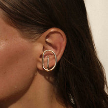 Boucle d'oreille droite - Galet plaqué or