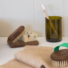 Brosse à ongles en bois de frêne