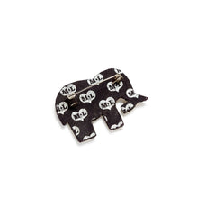 Broche Éléphant brodée à la main