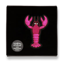 Broche Homard rose brodée à la main