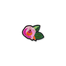 Broche La Rose d’Auguste brodée à la main