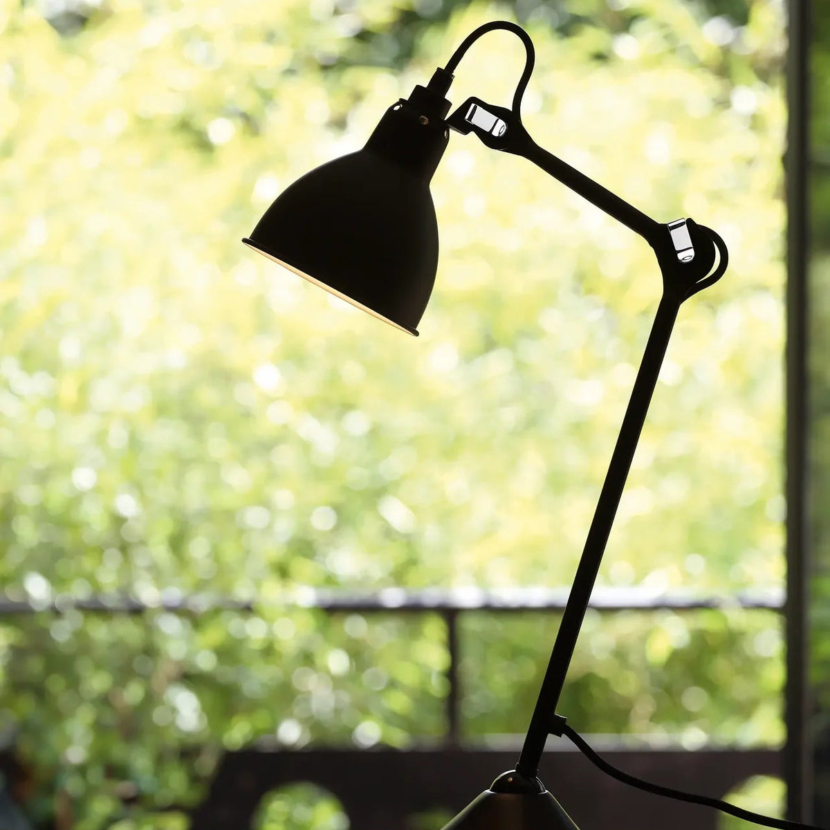 Lampe à poser - Lampe Gras N°205 - DCW éditions