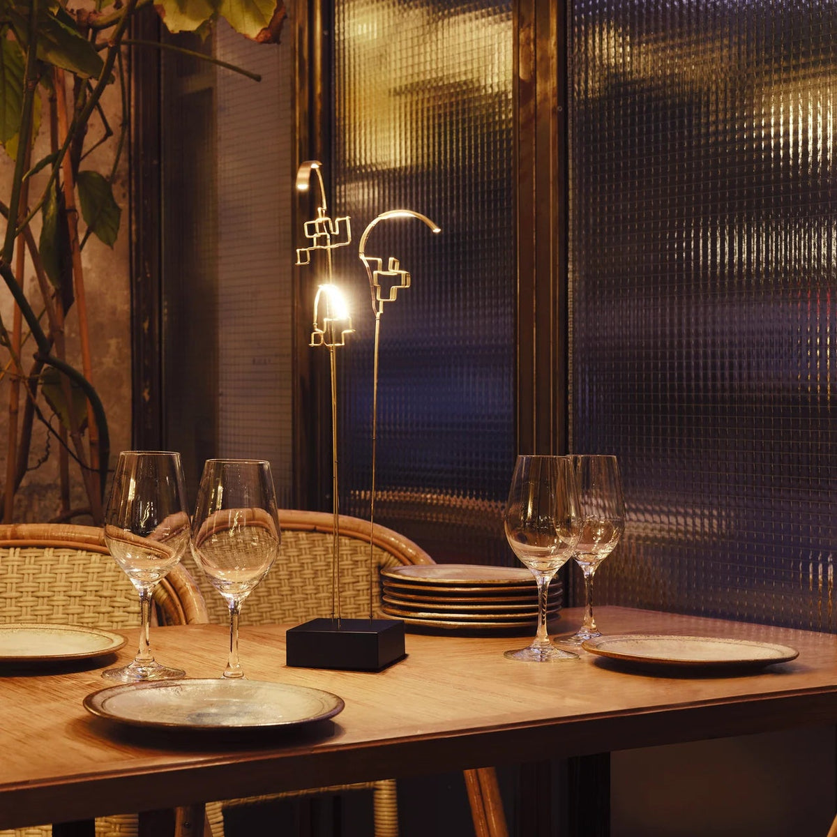 Lampe de table - Boucle - DCW éditions - Acier & Laiton
