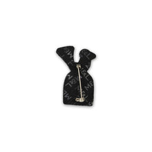 Broche Liberté pour les chats brodée à la main