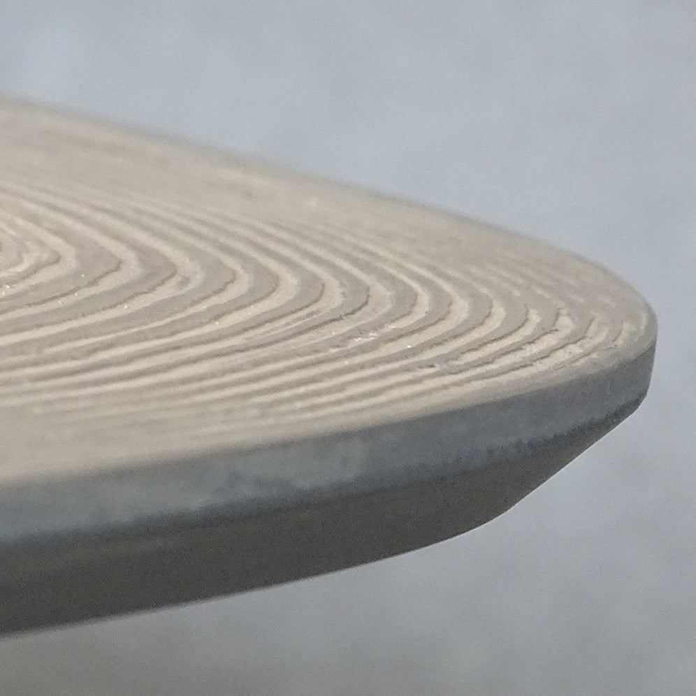 Table basse TS03 en frêne et résine brun foncé