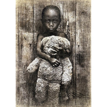 Affiche en papier froissé - Serge Anton - Enfant au Nounours