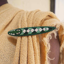 Broche Socroco brodée à la main